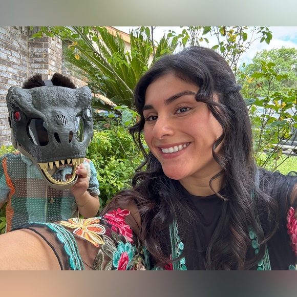 Meet your Posher, Monica - Picture 4 of 4